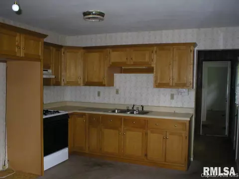123 Dawn Dr, Springfield, IL 62702 photo 2