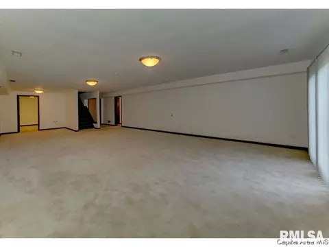 6500 Stonehaven Rdg, Springfield, IL 62711 photo 10