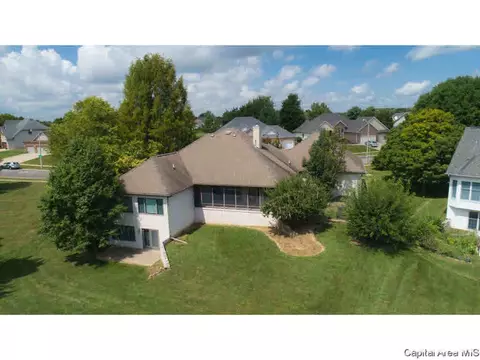 6500 Stonehaven Rdg, Springfield, IL 62711 photo 2