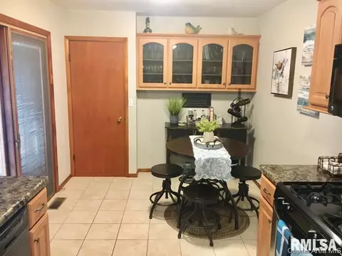 144 Archer Ave, Springfield, IL 62704 photo 5