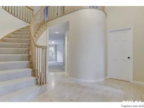 3300 Collingwood Dr, Springfield, IL 62711 photo 2