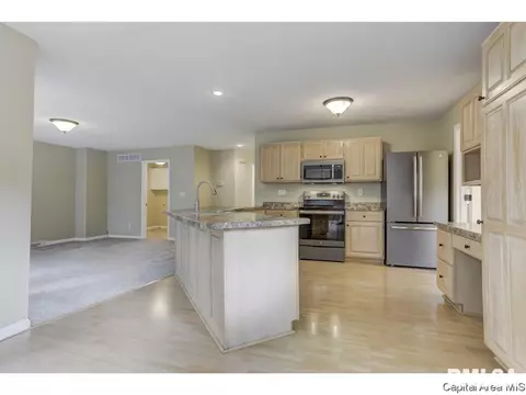 3300 Collingwood Dr, Springfield, IL 62711 photo 9
