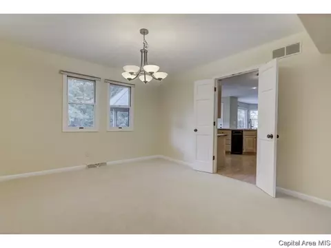 3300 Collingwood Dr, Springfield, IL 62711 photo 6