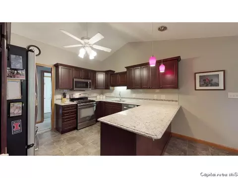 6844 Ninebark Dr, Springfield, IL 62712 photo 8