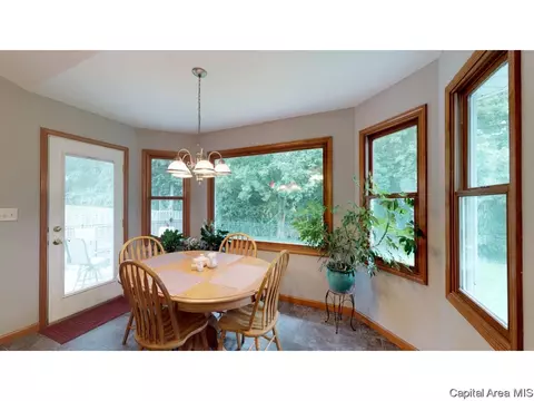 6844 Ninebark Dr, Springfield, IL 62712 photo 9