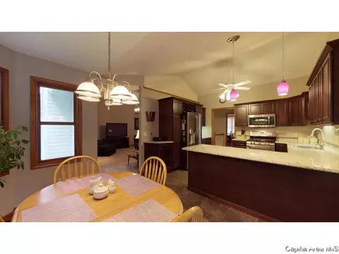 6844 Ninebark Dr, Springfield, IL 62712 photo 10