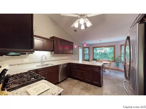6844 Ninebark Dr, Springfield, IL 62712 photo 13