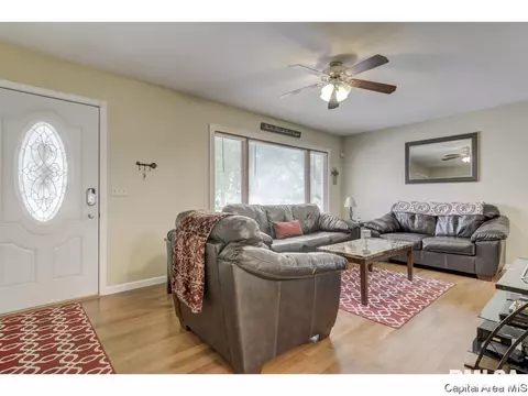 11 Providence Ln, Springfield, IL 62711 photo 3