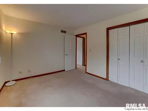 345 S Durkin Dr, Springfield, IL 62704 photo 13
