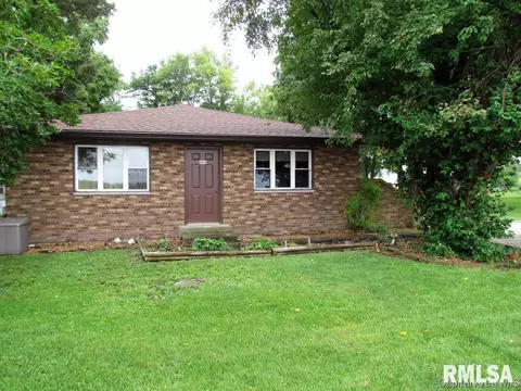 404 Carson St, Loami, IL 62661 photo 1