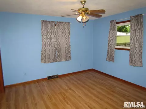 404 Carson St, Loami, IL 62661 photo 13