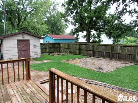 404 Carson St, Loami, IL 62661 photo 17