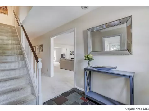 150 Oakmont, Springfield, IL 62704 photo 2