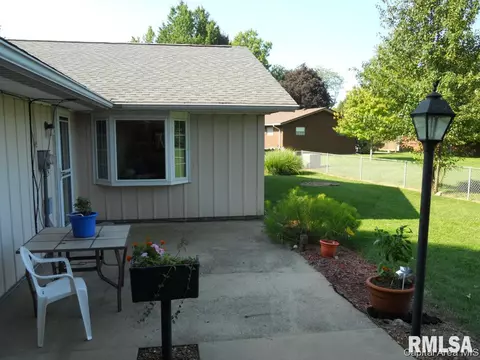 2335 Hampton Dr, Springfield, IL 62704 photo 13