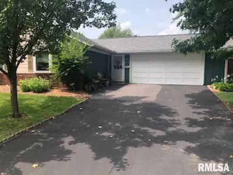 2335 Hampton Dr, Springfield, IL 62704 photo 2