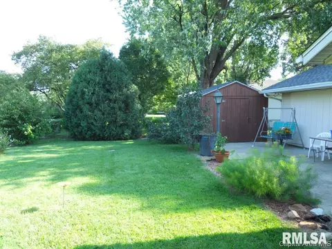 2335 Hampton Dr, Springfield, IL 62704 photo 17