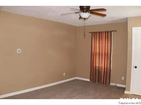 2076 N 19th St, Springfield, IL 62702 photo 4
