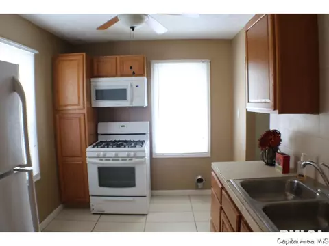 2076 N 19th St, Springfield, IL 62702 photo 8