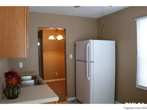 2076 N 19th St, Springfield, IL 62702 photo 6