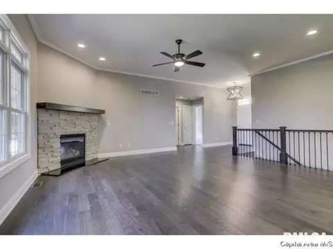 501 Rock River Rd, Springfield, IL 62711 photo 10