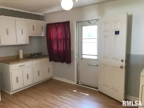 8 Garnet Ct, Springfield, IL 62703 photo 4