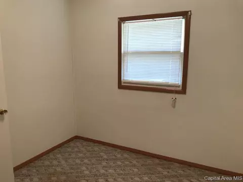 8 Garnet Ct, Springfield, IL 62703 photo 6