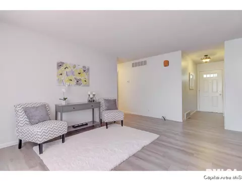 3413 Saint Francis Dr, Springfield, IL 62703 photo 6