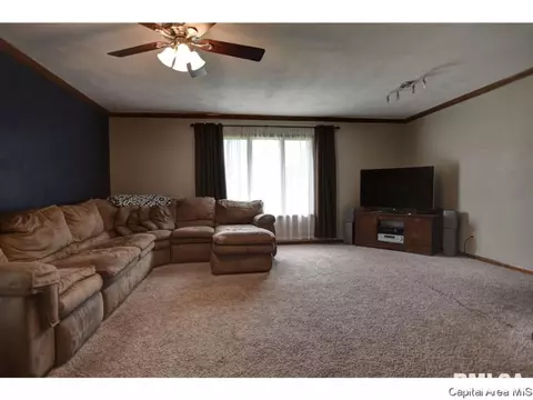 2455 Lindbergh Blvd, Springfield, IL 62704 photo 3