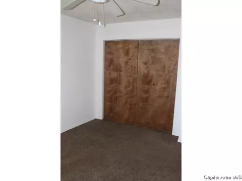 305 Bruns Ln, Springfield, IL 62704 photo 6