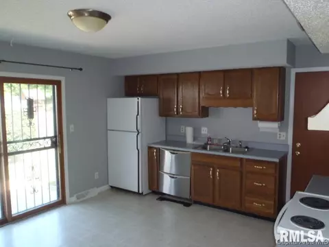 2605 Cooper Ave, Springfield, IL 62704 photo 2