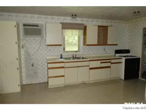 122 13th St, Pawnee, IL 62558 photo 6