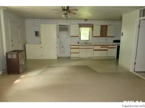 122 13th St, Pawnee, IL 62558 photo 5