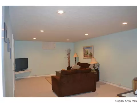 4640 Barrington, Springfield, IL 62711 photo 23
