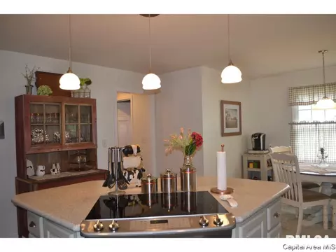4640 Barrington, Springfield, IL 62711 photo 9