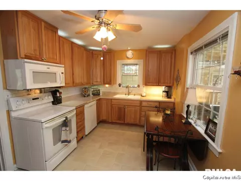 1515 W Edwards, Springfield, IL 62704 photo 4