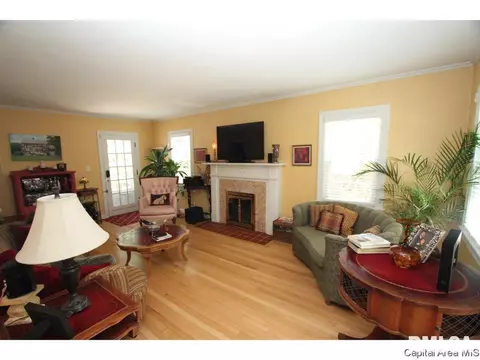 1515 W Edwards, Springfield, IL 62704 photo 3