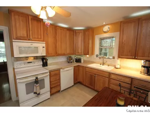 1515 W Edwards, Springfield, IL 62704 photo 5