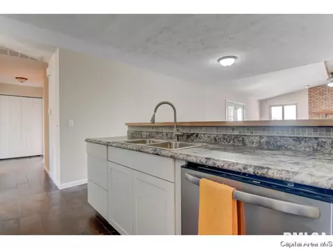 51 Roundtable, Springfield, IL 62704 photo 7