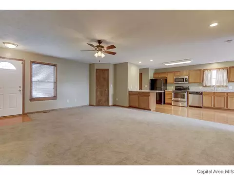1803 Plover Rd, Springfield, IL 62711 photo 2