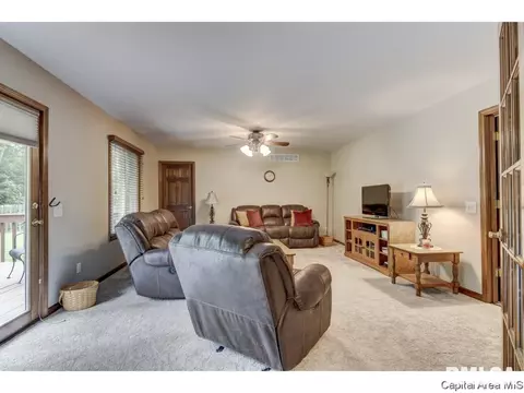 1108 Wakefield Dr, Springfield, IL 62704 photo 5