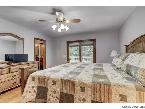 1108 Wakefield Dr, Springfield, IL 62704 photo 17