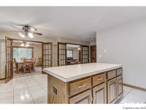 1108 Wakefield Dr, Springfield, IL 62704 photo 11