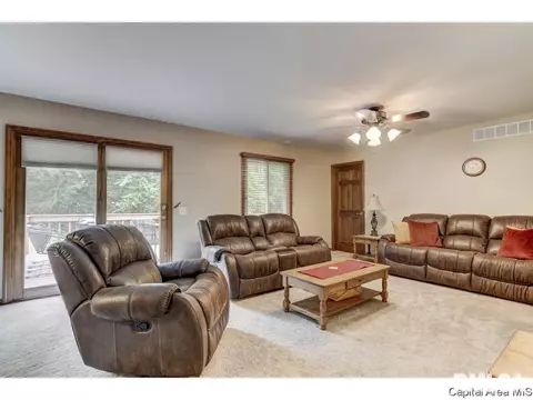 1108 Wakefield Dr, Springfield, IL 62704 photo 3