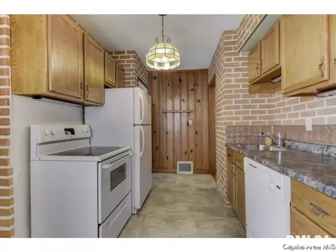 2824 S 5th St, Springfield, IL 62703 photo 8