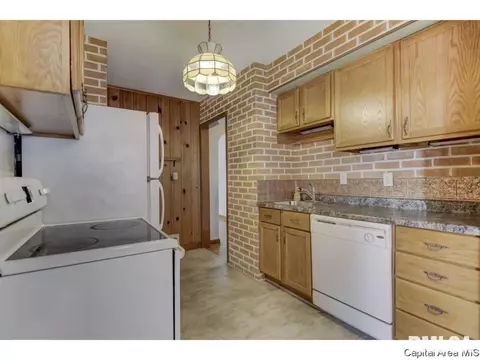 2824 S 5th St, Springfield, IL 62703 photo 9