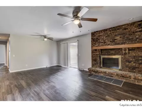 21 Hollybrook Dr, Springfield, IL 62702 photo 5