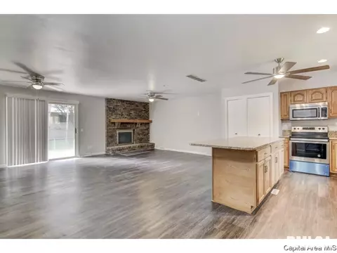 21 Hollybrook Dr, Springfield, IL 62702 photo 3