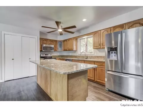 21 Hollybrook Dr, Springfield, IL 62702 photo 9