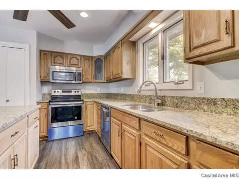 21 Hollybrook Dr, Springfield, IL 62702 photo 10