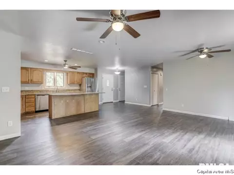 21 Hollybrook Dr, Springfield, IL 62702 photo 6